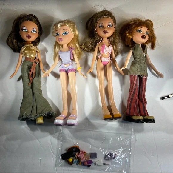 Bratz Dolls Lot of 4 with Extra Clothes and Accessories Y2K Fashion Dolls - Picture 1 of 7